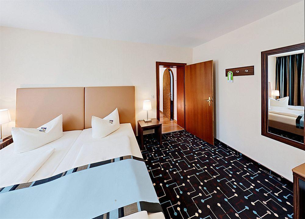 Hotel Koeniger Pliening Eksteriør billede