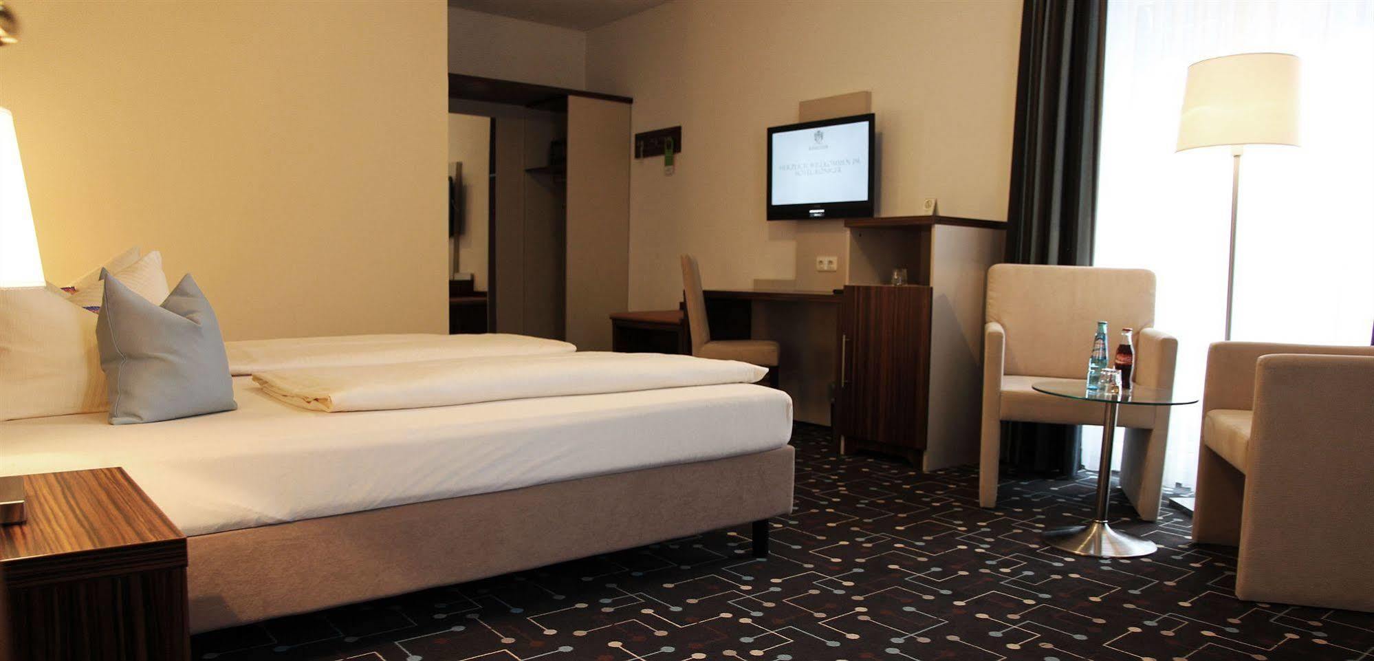 Hotel Koeniger Pliening Eksteriør billede