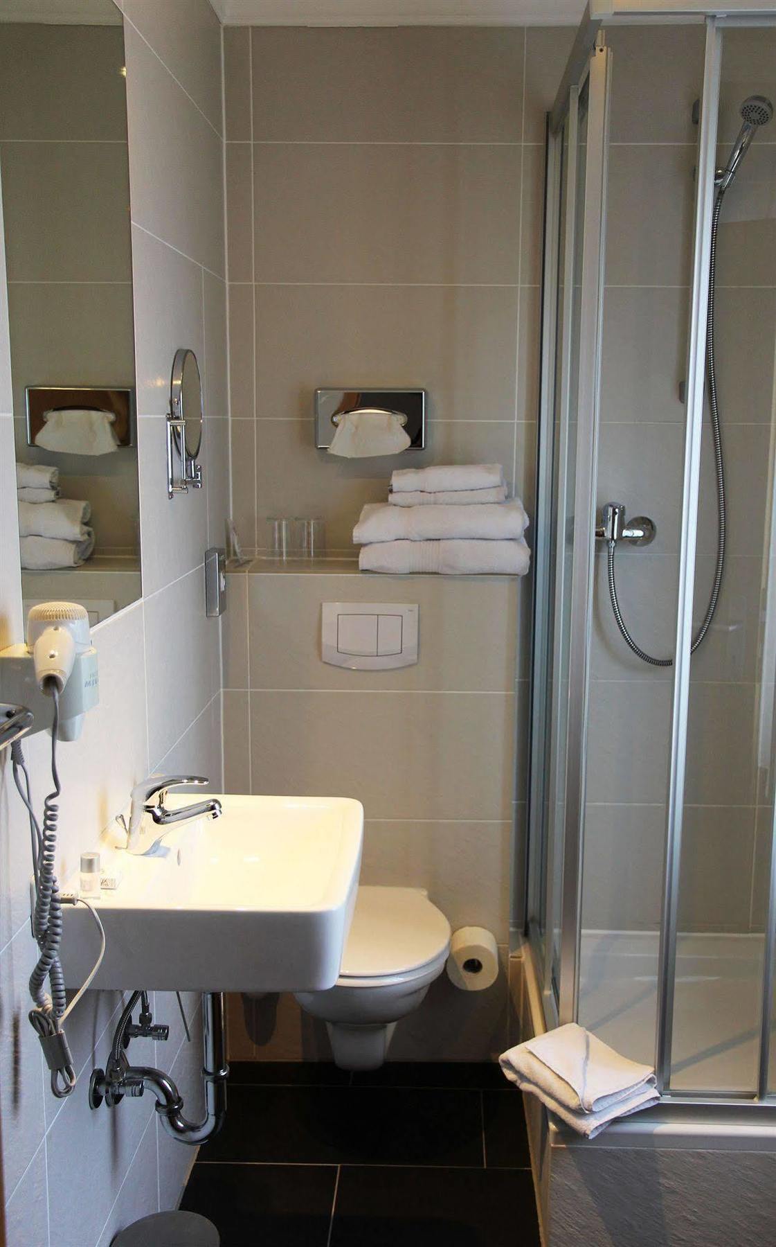 Hotel Koeniger Pliening Eksteriør billede