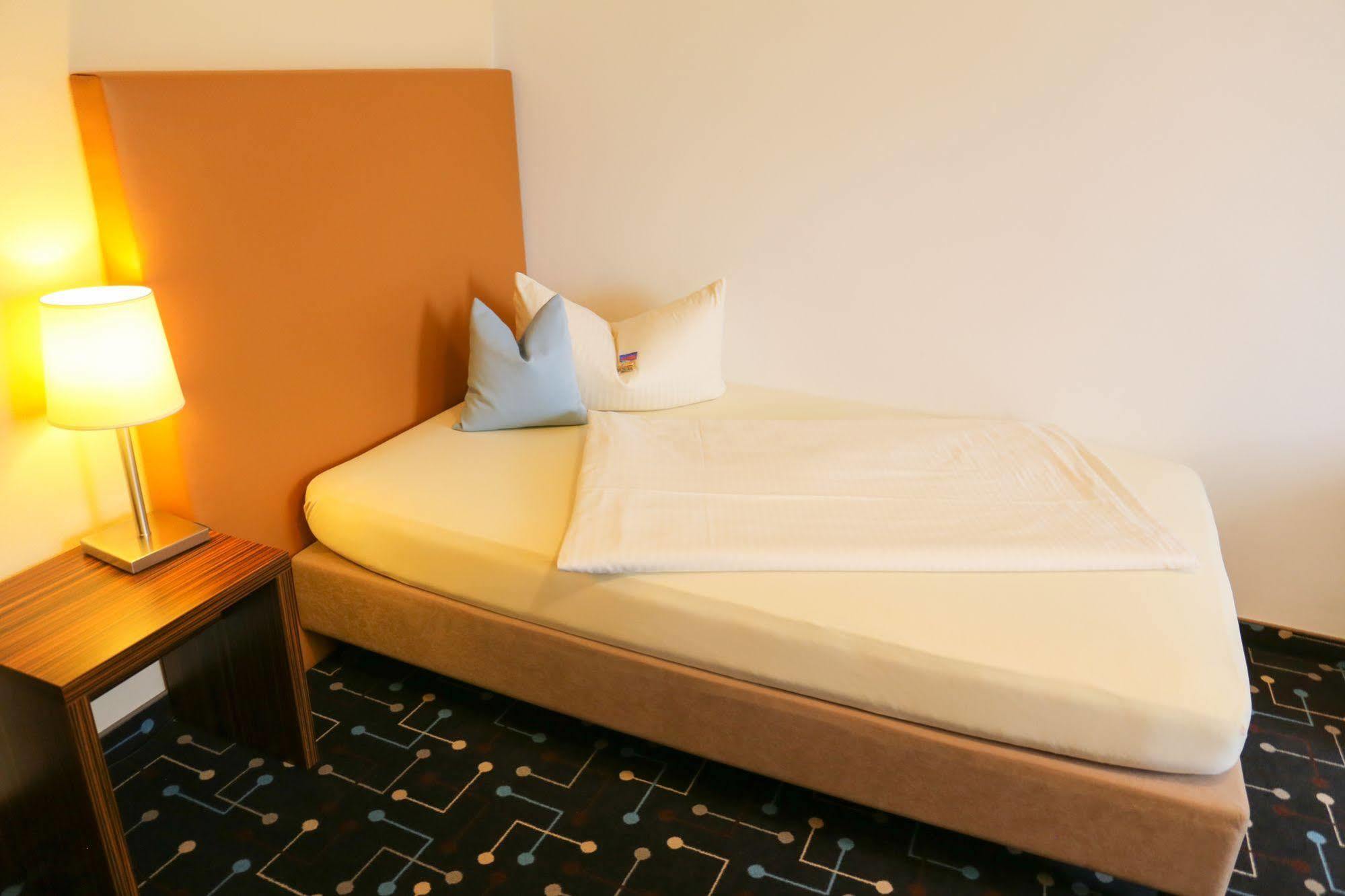 Hotel Koeniger Pliening Eksteriør billede