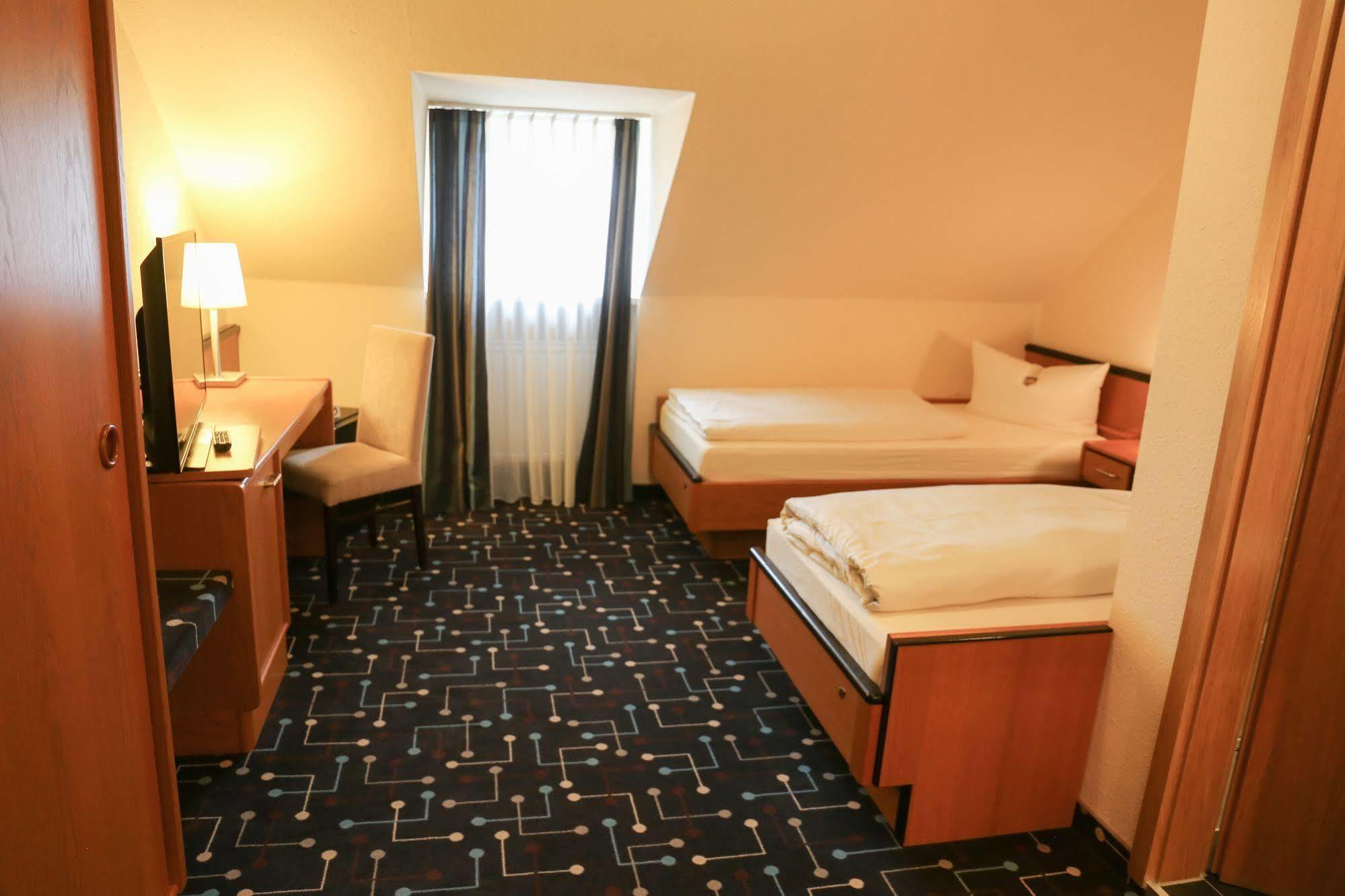 Hotel Koeniger Pliening Eksteriør billede
