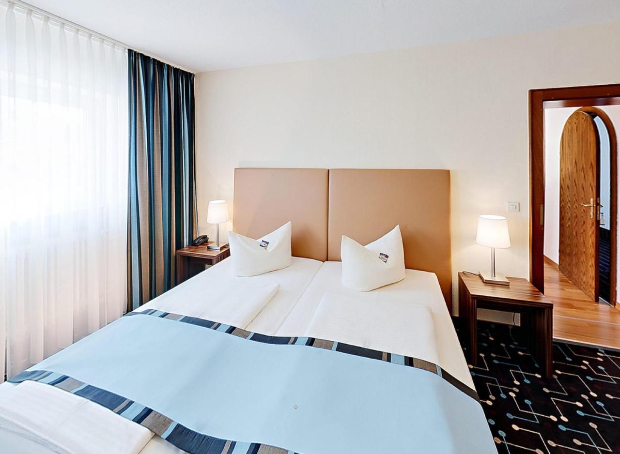 Hotel Koeniger Pliening Eksteriør billede