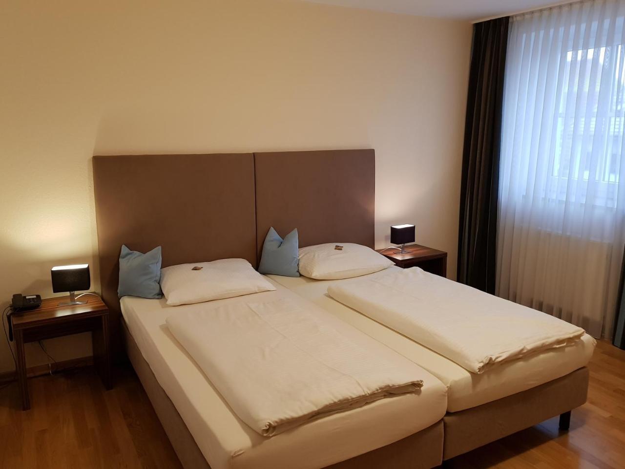 Hotel Koeniger Pliening Eksteriør billede